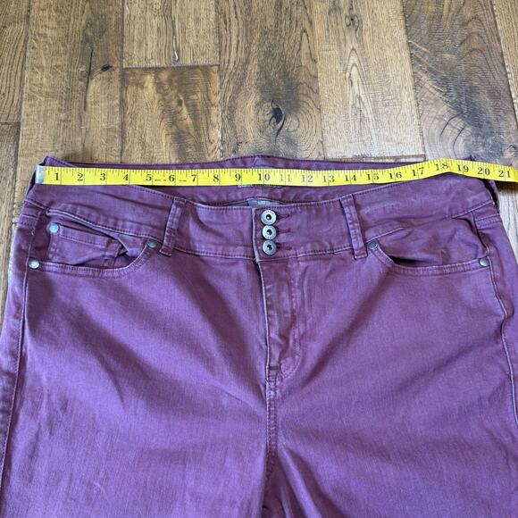 TORRID Jegging Super Soft Feel the Fit Jeans Womens Sz 20R HIgh Rise Burgundy - Picture 3 of 7